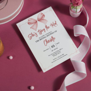 Invitation elle attache le nœud rose fête de mariage de la ma
