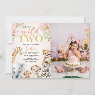 Invitation Elle est une photo d'anniversaire de safari floral