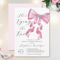 Elle noue la Fête des mariées de brunch de la boue