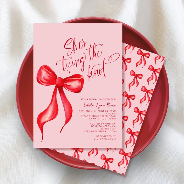 Invitation Elle noue la Fête des mariées de la boîte rouge ro (Shown on a 5" x 7" invitation)