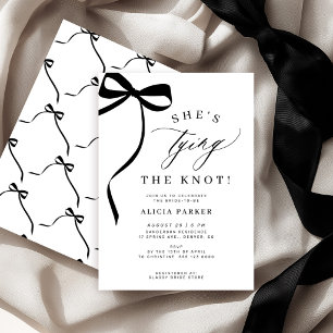 Invitation Elle noue le nœud papillon noir douche de mariée