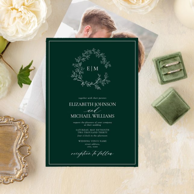 Invitation Emerald Green Leafy Crest Monogramme Mariage photo (Créateur téléchargé)