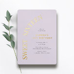 Invitation En Aluminium 16 ans | Lavande Purple & Gold Girl'anniversaire<br><div class="desc">Moderne doux 16 invitations avec véritable feuille métallique. Lilac violet avec or.</div>