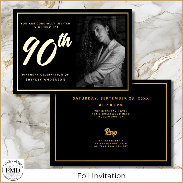 Invitation En Aluminium 90e anniversaire Elegant Photo Black Gold (90th Birthday Elegant Photo Black and Gold Foil Invitation with Party Details on the Back.)
