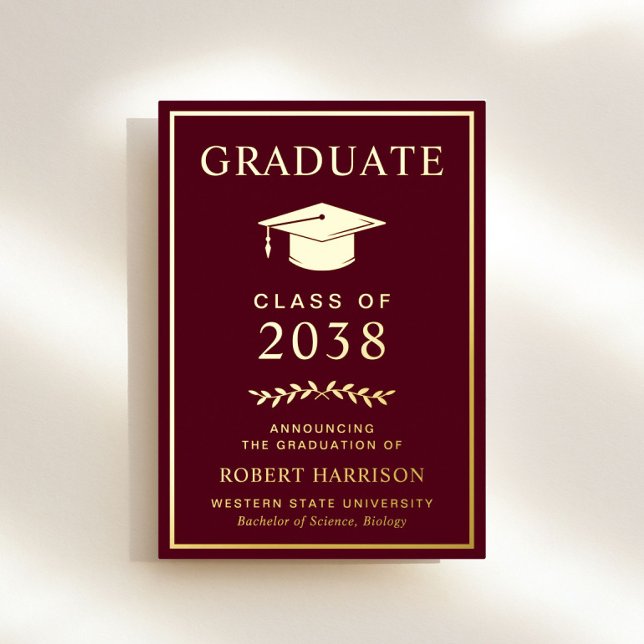 Invitation En Aluminium Annonce de fin d'études en feuille d'aluminium élé (An elegant college graduation foil announcement to celebrate the graduate's achievements)