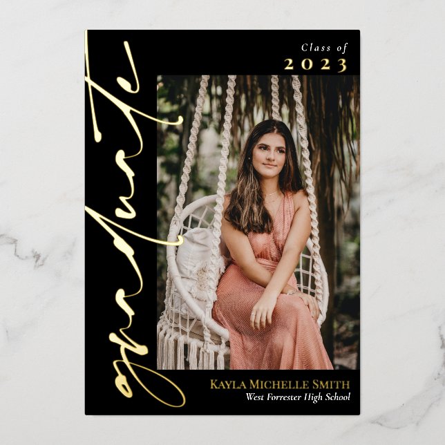 Invitation En Aluminium Black & Gold Calligraphy Photo Graduation (Recto)