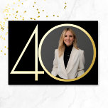 Invitation En Aluminium Black Gold Photo Minimaliste 40e fête d'anniversai<br><div class="desc">Black Gold Photo Minimaliste 40e anniversaire Foil Invitation. Célébrez avec style notre invitation minimaliste à l'anniversaire noir, avec de véritables accents de papier doré luxueux qui ajoutent une touche d'élégance. Ce design élégant permet à votre photo personnalisée de prendre le centre de la scène, ce qui en fait un souvenir...</div>