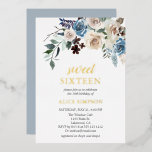 Invitation En Aluminium Boho Blue Flowers séché Feuilles doux 16 Foil Invi<br><div class="desc">Sweet 16 invitation dispose d'aquarelle bleu et beige fleurs avec feuilles séchés.</div>
