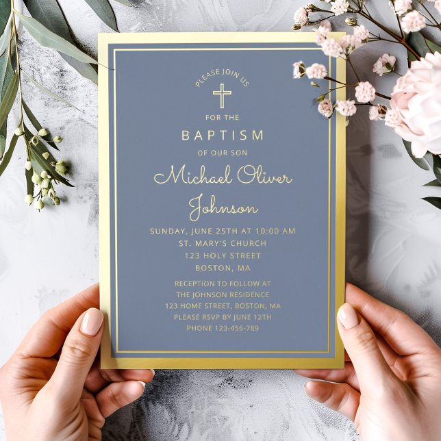 Invitation En Aluminium Elégant Dusty Blue Gold Croix Religieux Baptême (Elegant Dusty Blue Gold Religious Cross Baptism Foil Invitation)