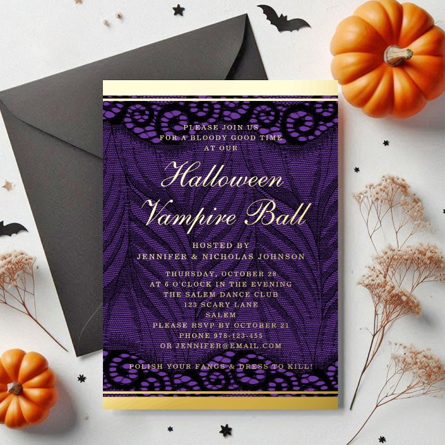 Invitation En Aluminium Élégant script or violet dentelle Vampire Hallowee (Elegant Gold Script Purple Lace Vampire Halloween Foil Invitation)