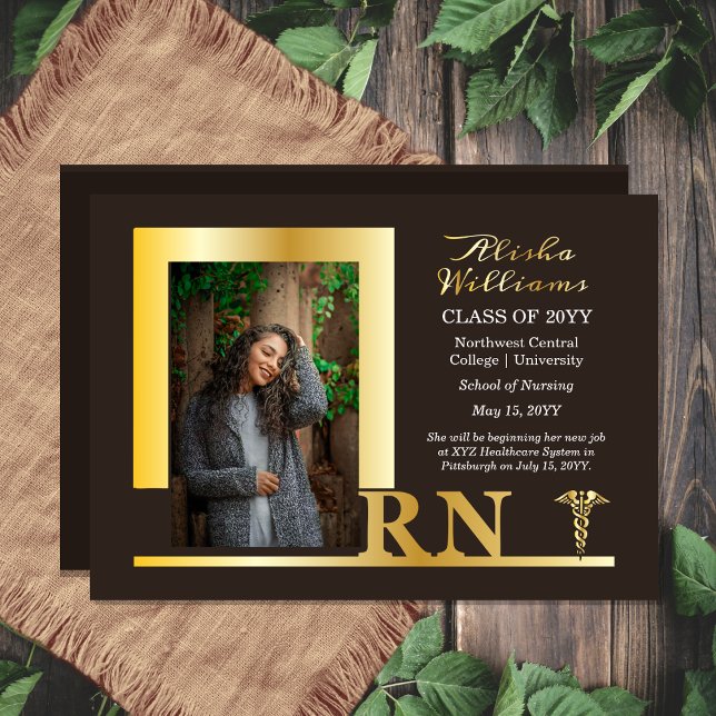 Invitation En Aluminium Élégante infirmière RN Caduceus Photo Diplômée Bro (Elegant Nurse "RN" Caduceus Photo Nursing School Graduate Brown | Gold Foil Graduation Announcement)