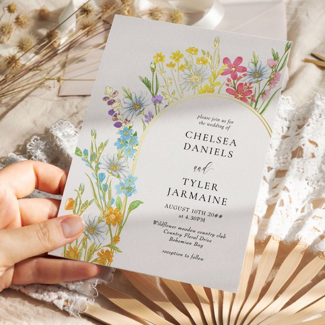 Invitation En Aluminium Fleur sauvage Arc Meadow Élégant Floral Mariage Or (Wildflower wedding invitation with Gold Foil accents and gold foil arch)