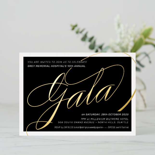 Invitation En Aluminium GALA FUNDRAISING élégante calligraphie or noir (Debout devant)