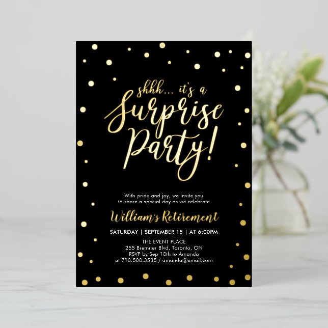 Invitation En Aluminium Gold Confetti Surprise Retraite Party (Debout devant)