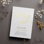 Invitation En Aluminium Golden Script 21e fête d'anniversaire<br><div class="desc">Célébrez son anniversaire d'étape avec ces invitations chic à la fête de 21e anniversaire avec "vingt et un" en écriture manuscrite en feuille d'or moderne. Personnalisez avec les détails de votre fête en dessous. Un choix inoubliable et luxueux pour fabuleuses fêtes du 21e anniversaire.</div>