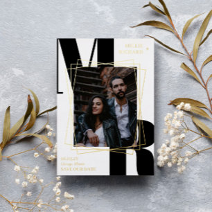 Invitation En Aluminium Grandes initiales noires Photo moderne Enregistrer