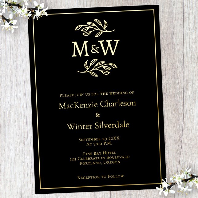 Invitation En Aluminium Initiales de monogramme de couple de mariage Noir  (Modern black gold foil wedding invitation with couple monogram initials and botanical line art)