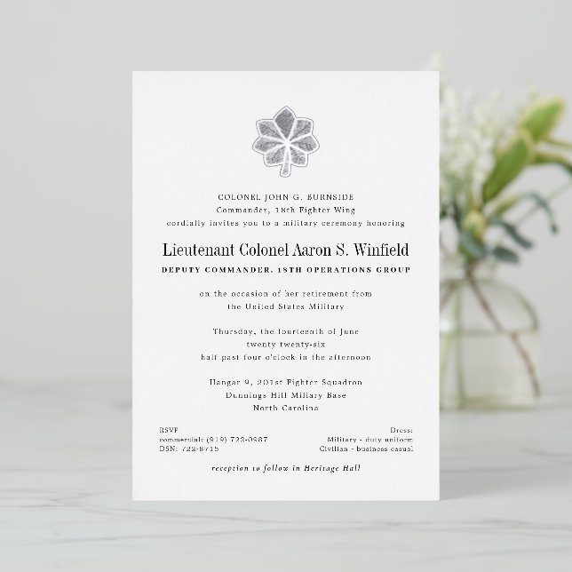 Invitation En Aluminium Lieutenant-colonel Retraite militaire (Debout devant)