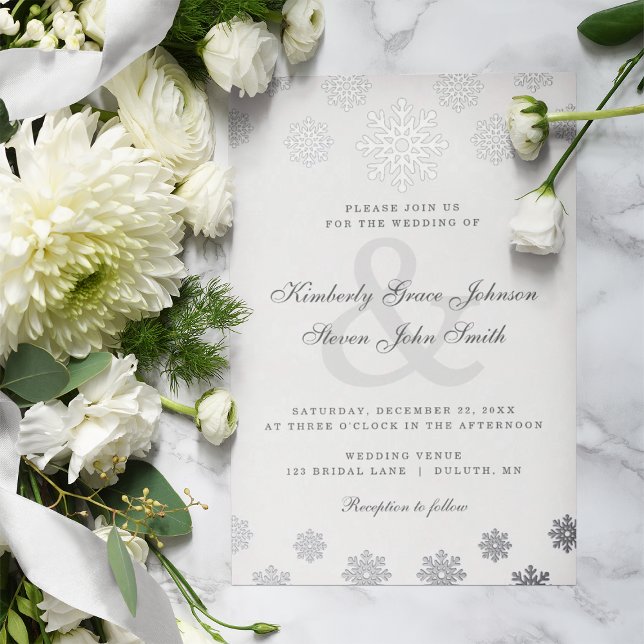 Invitation En Aluminium Mariage de flocons d'argent d'hiver moderne (Modern Winter Silver Snowflakes Wedding Foil Invitation #winterwedding #winterweddinginvitation
)
