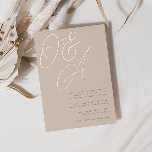 Invitation En Aluminium Mariage | Monogramme de script en or rose Sable (Créateur téléchargé)