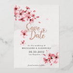 Invitation En Aluminium Mariage romantique en fleur de cerisier rose Enreg<br><div class="desc">Un mariage floral contemporain et élégant sauvez la date avec une légende de calligraphie "Save the Date" brillante en papier d'aluminium, complétée par de belles et délicates aquarelles rose pâle, des illustrations de fleurs de cerisier, de la calligraphie gris foncé et des polices serif pour un look romantique et moderne....</div>