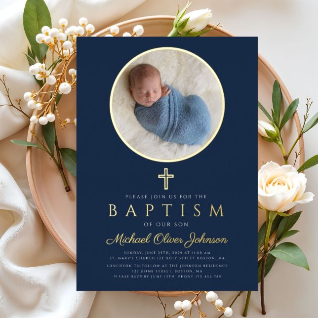 Invitation En Aluminium Marine Blue Croix religieuse Boy Photo Baptême Or (Navy Blue Religious Cross Boy Photo Baptism Gold Foil Invitation)
