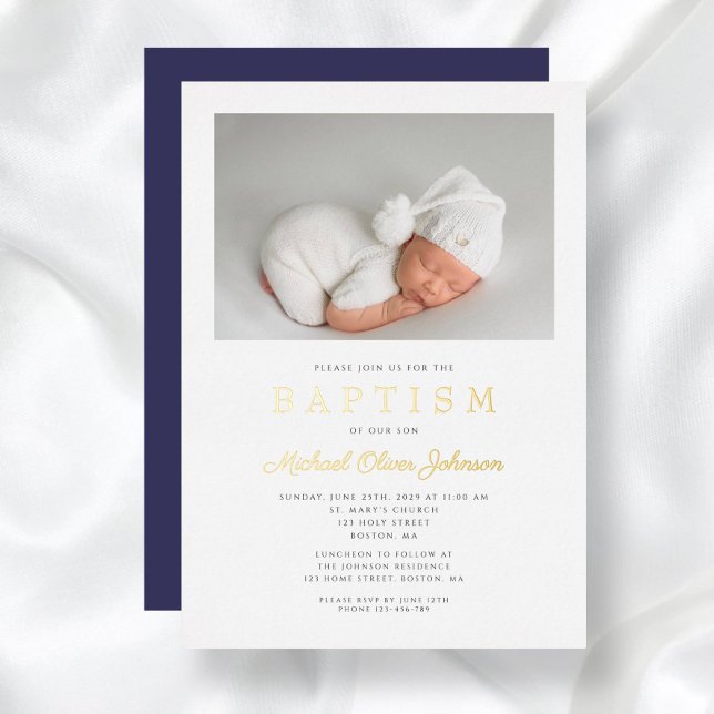 Invitation En Aluminium Marine moderne Blue Gold Script Photo Boy Baptême (Modern Navy Blue Gold Script Photo Boy Baptism Foil Invitation)