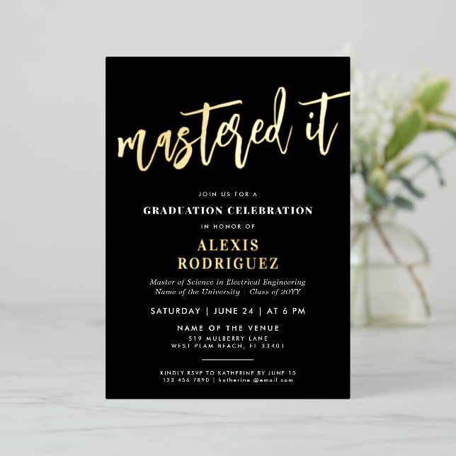 Invitation En Aluminium Modern Master's Degree Graduation Mastered it (Debout devant)