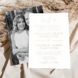 Invitation En Aluminium Rose d'élégance moderne Monogramme d'or Mariage ph<br><div class="desc">Faire-part de mariage minimaliste et moderne avec vos initiales monogrammes et les détails mariages affichés en feuille d'or rose avec accents de script de calligraphie. L'arrière - plan blanc peut être changé en une couleur de votre choix. Le faire-part de mariage de feuille s'inverse pour afficher votre photo de fiançailles...</div>