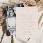 Invitation En Aluminium Rose d'élégance moderne Monogramme d'or Mariage ph<br><div class="desc">Faire-part de mariage minimaliste et moderne avec vos initiales monogrammes et les détails mariages affichés en feuille d'or rose avec accents de script de calligraphie. L'arrière - plan crème peut être changée en couleur de votre choix. Le faire-part de mariage de feuille s'inverse pour afficher votre photo de fiançailles vertical....</div>