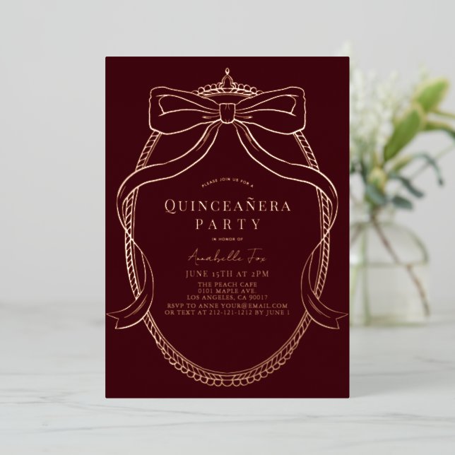 Invitation En Aluminium Ruban en or Tiara Frame Bourgogne Quinceañera (Debout devant)