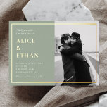 Invitation En Aluminium Sage Green Classic Calligraphie Mariage photo<br><div class="desc">L'invitation de mariage minimale et élégante comprend un script classique,  une photo et des noms dans un vrai papier d'aluminium.</div>