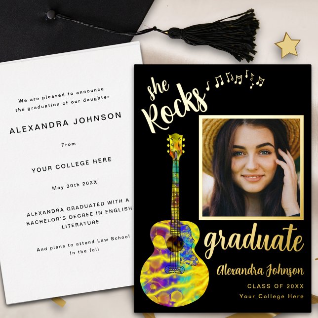 Invitation En Aluminium Script de Photo de Diplômé Fun Moderne Noir et Or (Fun colorful guitar music modern graduate photo black and gold script graduation announcement card)
