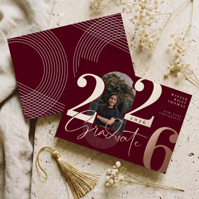Invitation En Aluminium Script Moderne Graduate 2025 Arch Concentric Photo (Modern Graduate Script 2026 Concentric Arch Photo Foil Invitation)