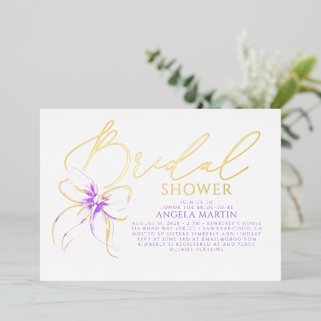 Invitation En Aluminium Soft Purple Bow She's Tying The Knot Bridal Shower (Debout devant)