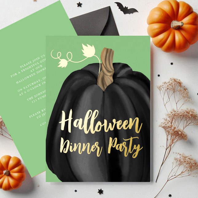 Invitation En Aluminium Soirée d'Halloween Citrouille noir élégant (Green Gold Script Pumpkin Halloween Dinner Party Foil Invitation)