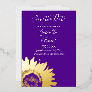 Invitation En Aluminium Tournesol doré sur un carton de mariage violet pou