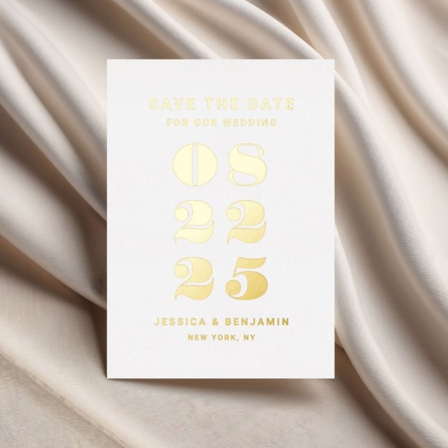 Invitation En Aluminium Typographie Élégante Mariage Enregistrer La Date O (Elegant Typography Wedding Save The Date Gold Foil Invitation)