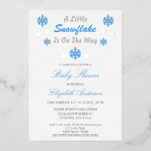 Invitation En Aluminium Un Petit Flocon De Neige Se Trouve Sur Le Chemin D