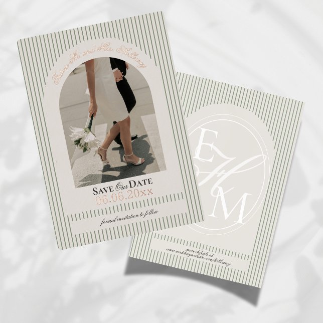 Invitation En Aluminium Vieux argent Script Grille verte Photo Enregistrer (Invite guests to mark their calendars for your wedding with this Old Money Foil Save the Date!)