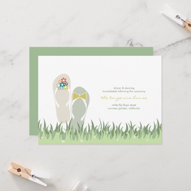 Invitation Été Jardin Fleurs de laiton Flip Flops Mariage (Devant/Arrière en situation)