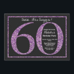 Invitation Étonnez les parties scintillantes pourpres de la<br><div class="desc">Étonnez la soixantième invitation d'anniversaire. Invitation noir et pourpre de fête d'anniversaire de parties scintillantes avec l'arrière - plan de tableau. Anniversaire de surprise. Anniversaire adulte. Partie de coup d'anniversaire d'hommes ou de femmes. Pour davantage de personnalisation, cliquez sur svp la "personnaliser il" bouton et utilisez notre outil de conception...</div>