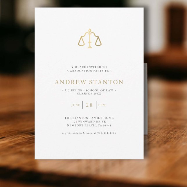 Invitation Études de droit Échelles de la justice moderne (law school graduation party invitation gold scales of justice black white gold elegant modern classy)