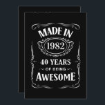 Invitation Fabriqué en 1982 40 ans d'être génial anniversaire<br><div class="desc">Pour 40ème anniversaire en 2022 - Fabriqué en 1982 40 ans d'être génial en mélange sans et serif police avec rouleaux vintages et embellissements de cadre. Pour 40ème anniversaire.</div>