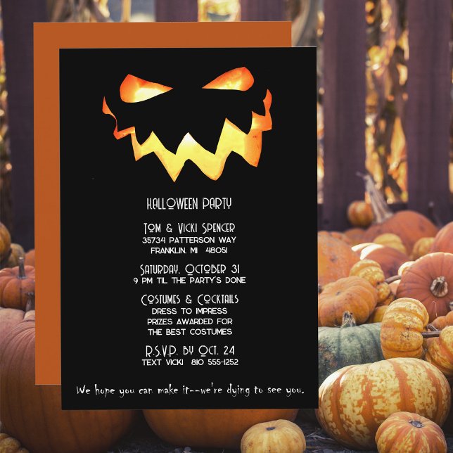 Invitation Face de Citrouille brillant Éffrayant Halloween (Invite your guests to your costume party with this spooky glowing pumpkin face invitation.)