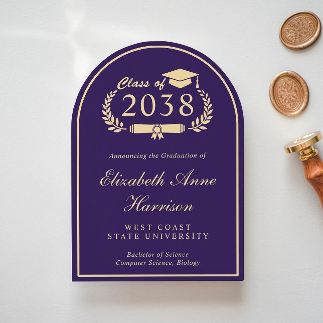 Invitation Faire annonce de remise des diplômes en violet et  (An elegant arch-shaped college graduation announcement to celebrate the graduate's achievements)