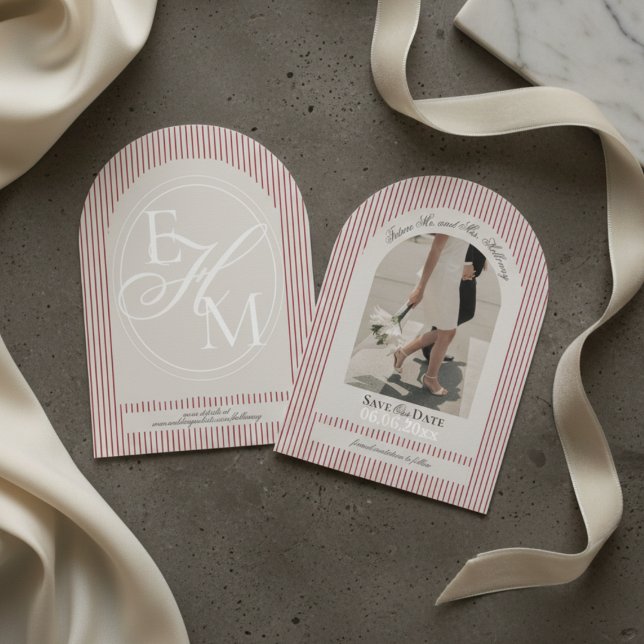 Invitation Faire part de date de mariage à photo à rayure rou (Old Money Script Red Stripe Photo Save the Date Invitation)
