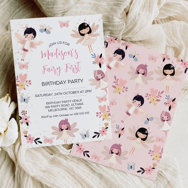 Invitation Fée à papillon floral moderne Premier anniversaire (Modern fairy themed first birthday invitation featuring some cute fairies, flowers and butterflies.)