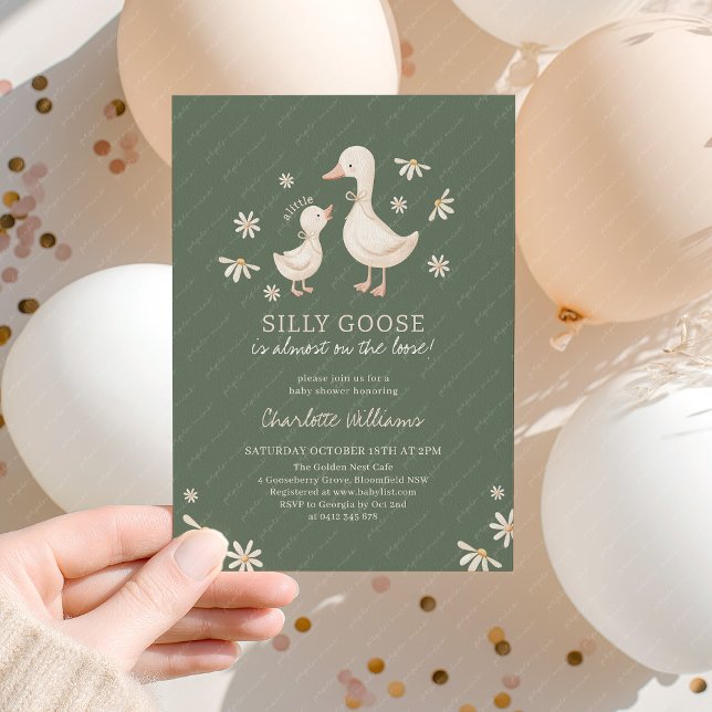 Invitation Fête bébé Silly Goose vert foncé à marguerite (Dark Green Baby Shower Invitation | Silly Goose on the loose. Cute Geese and daisy flower design. )