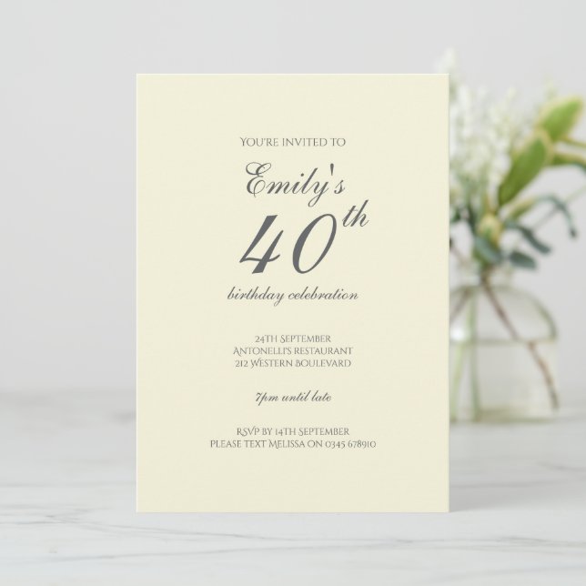 Invitation Fête d'anniversaire 40 ans crème élégante moderne (Debout devant)